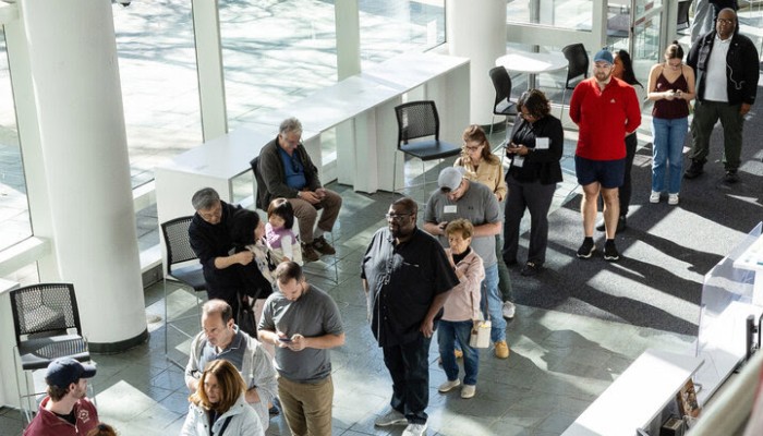 Early Voters Head to the Polls in Swing States