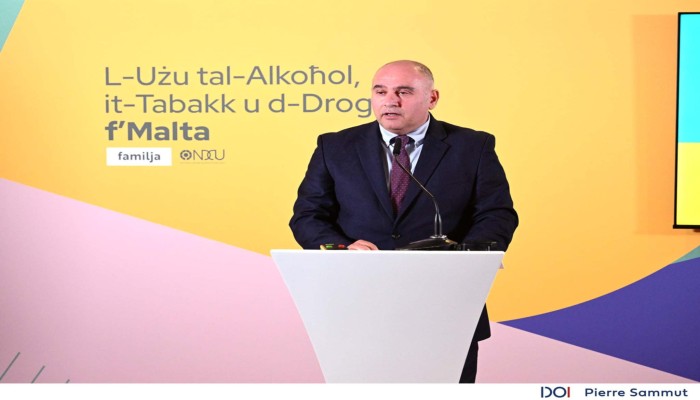 Alcohol consumption remains stable while tobacco use continues to decline