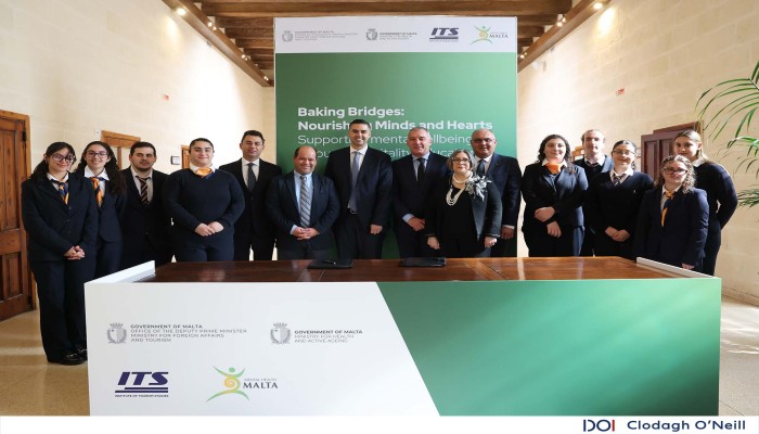 Baking Bridges – ITS students and National Mental Health Services patients unite to celebrate festive occasions